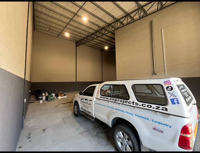 342M² WAREHOUSE TO LET IN STIKLAND INDUSTRIAL